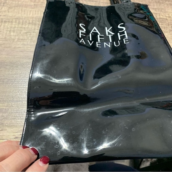 Saks Fifth Avenue Black Patent Leather Pocket Shopping Bag Tote - Picture 1 of 6
